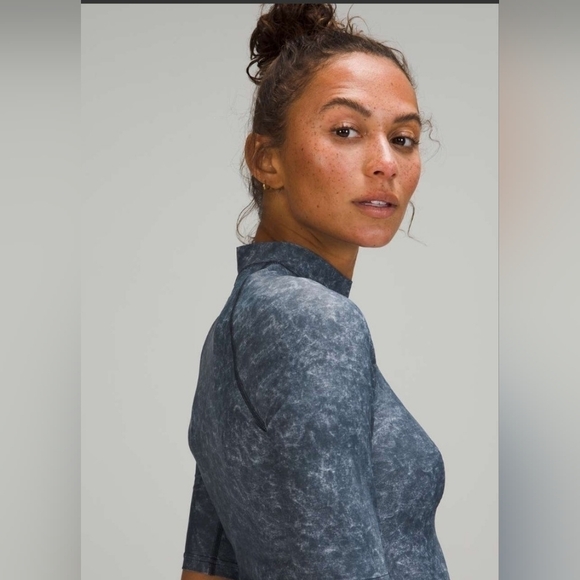 Lululemon Waterside UVP Short-Sleeve Rash Top Guard Denim Wash Blue Multi XXS - Picture 3 of 16